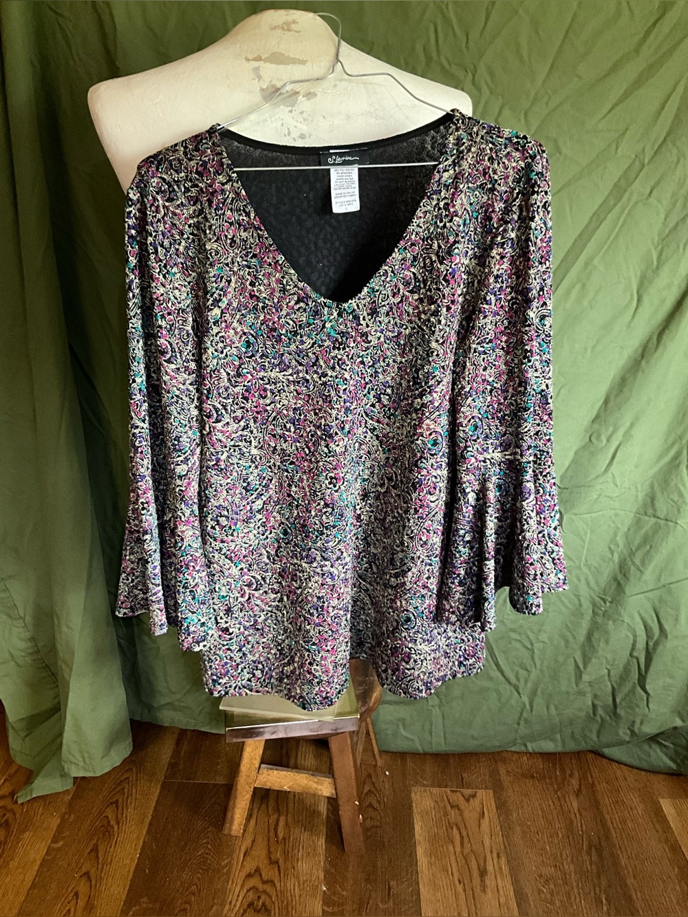 S. Levine large ladies top